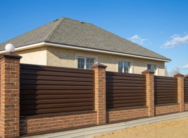 Из чего можно сделать забор своими руками