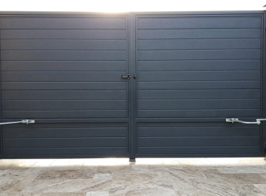 Монтаж автоматики для распашных ворот и её особенности