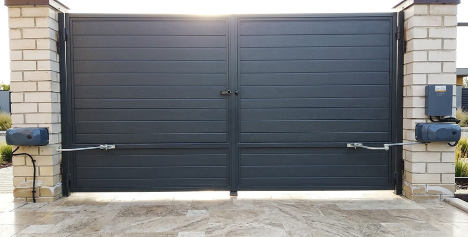 Монтаж автоматики для распашных ворот и её особенности