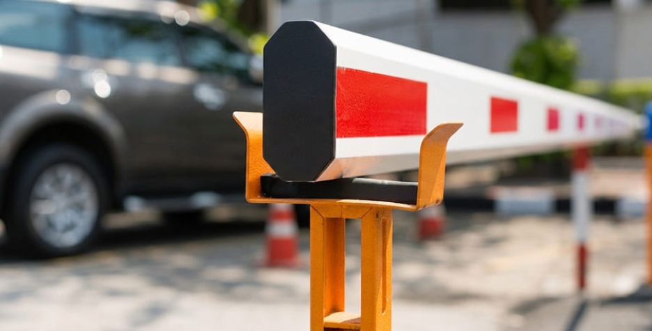 Установка шлагбаума на придомовой территории